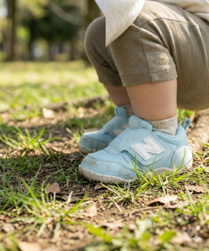 New-b first midを履いている子ども