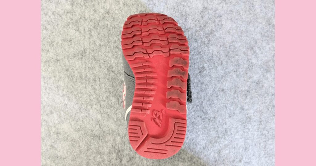 ニューバランスキッズIZ373のアウトソール